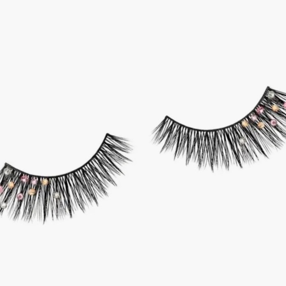 Gucci Other - Gucci False Lashes 01 Limited Edition